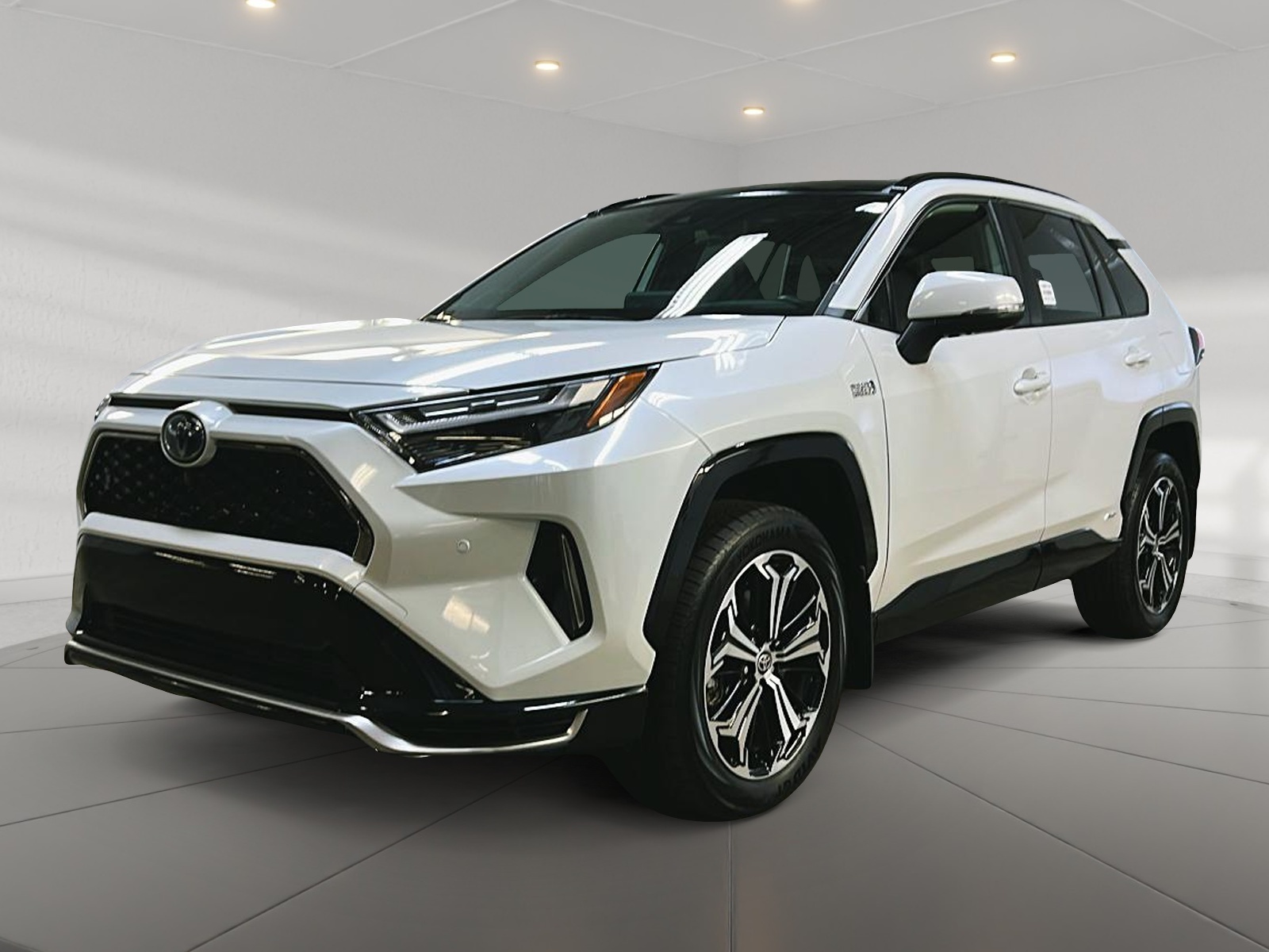 Toyota Rav4 Prime XSE TECH PLUG IN CUIR TOIT PANO NAV 4RM 2023 - image #1
