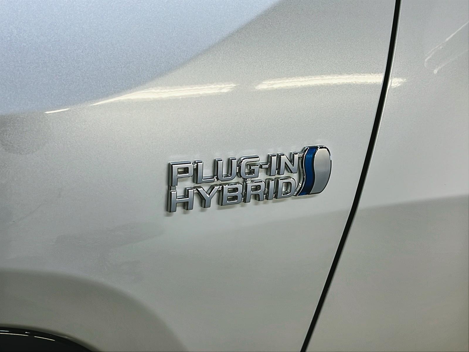 Toyota Rav4 Prime XSE TECH PLUG IN CUIR TOIT PANO NAV 4RM 2023 - image #28