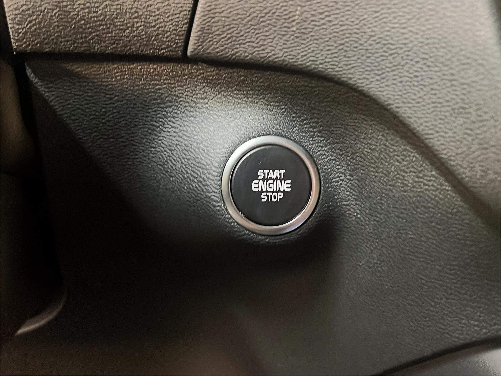 Volvo XC40 B5 PLUS CUIR TOIT PANO 4RM 2025 - image #19