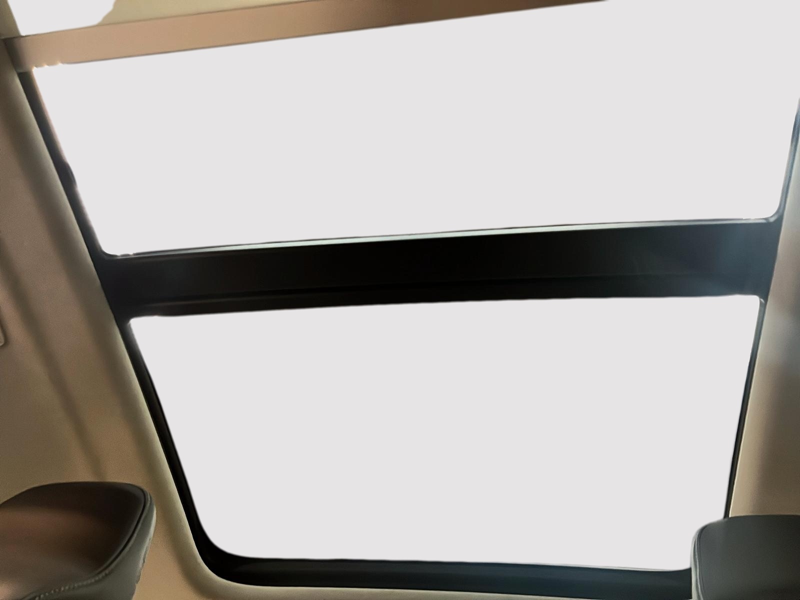 Volvo XC40 B5 PLUS CUIR TOIT PANO 4RM 2025 - image #9