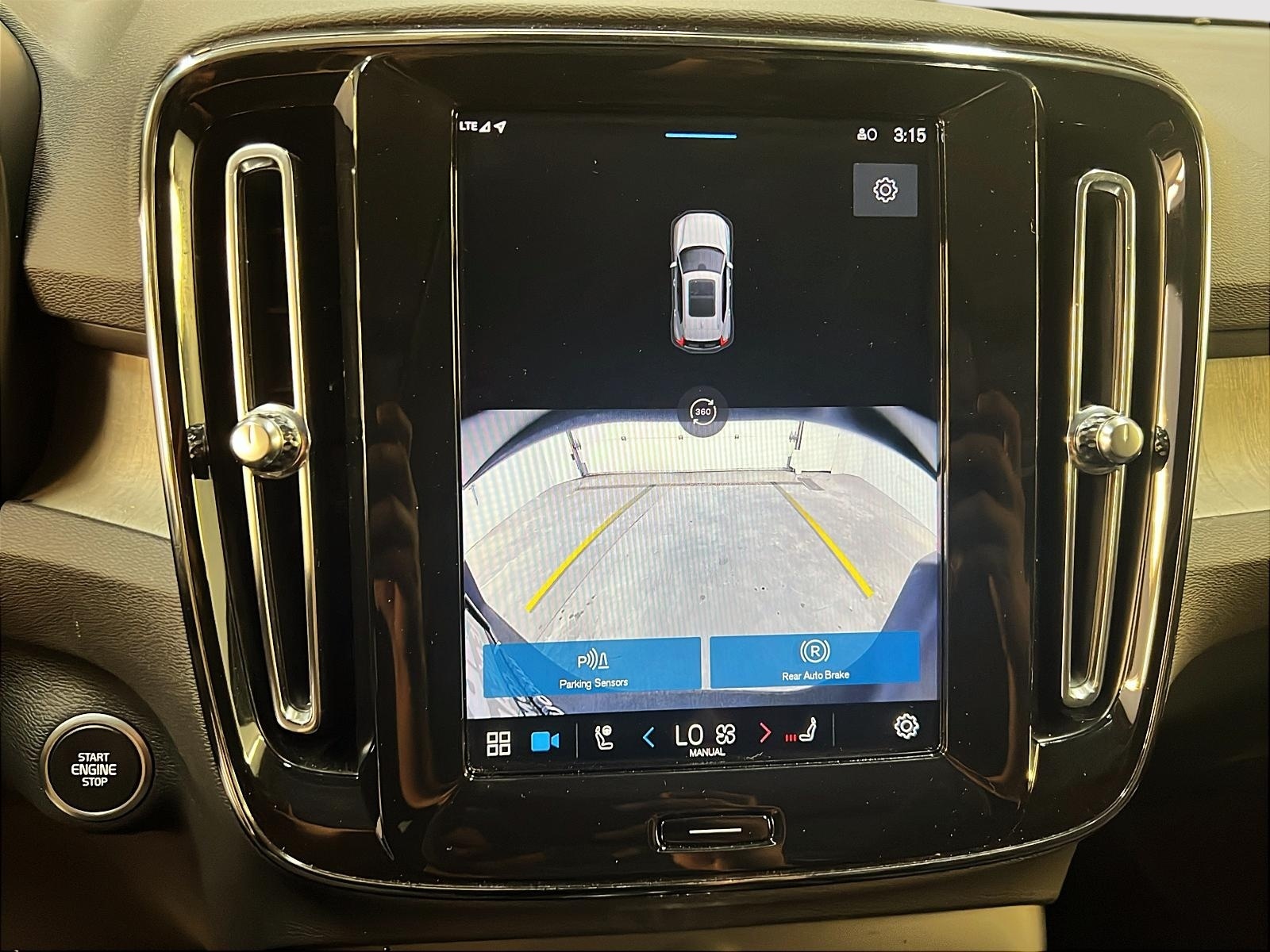 Volvo XC40 B5 PLUS CUIR TOIT PANO 4RM 2025 - image #18