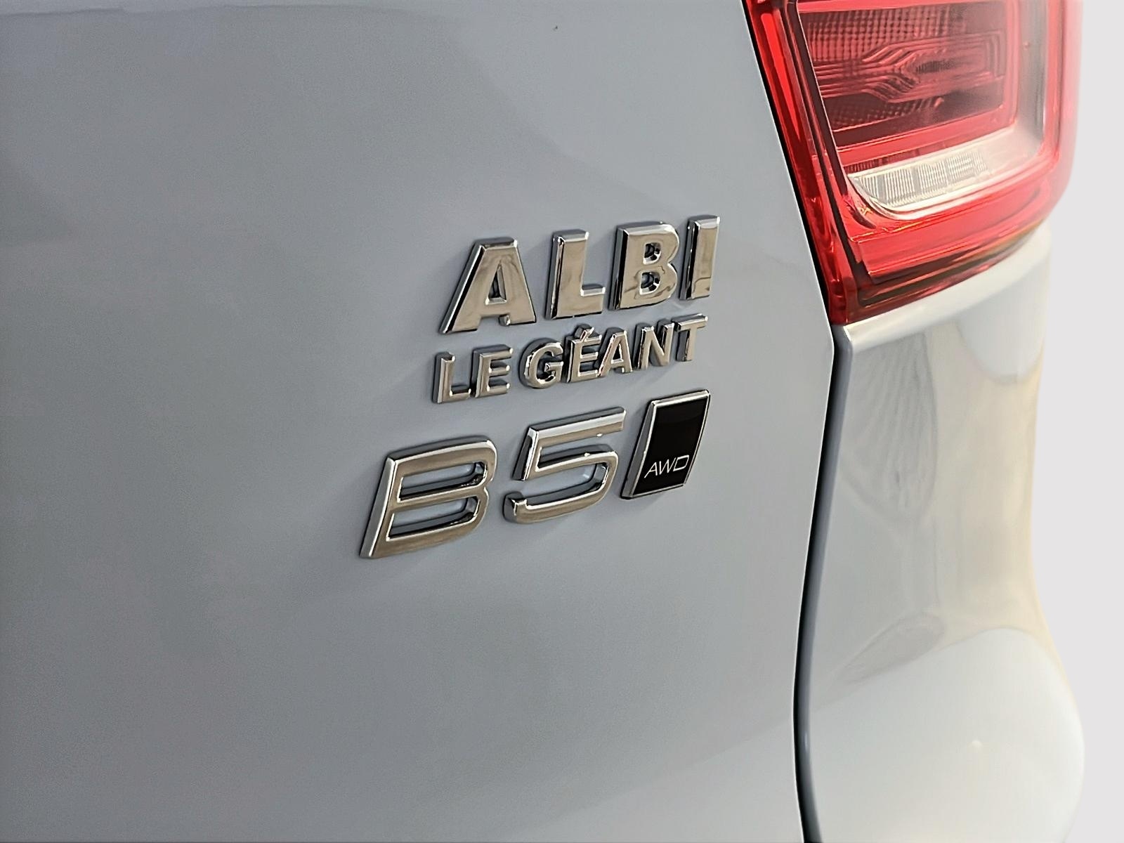 Volvo XC40 B5 PLUS CUIR TOIT PANO 4RM 2025 - image #26