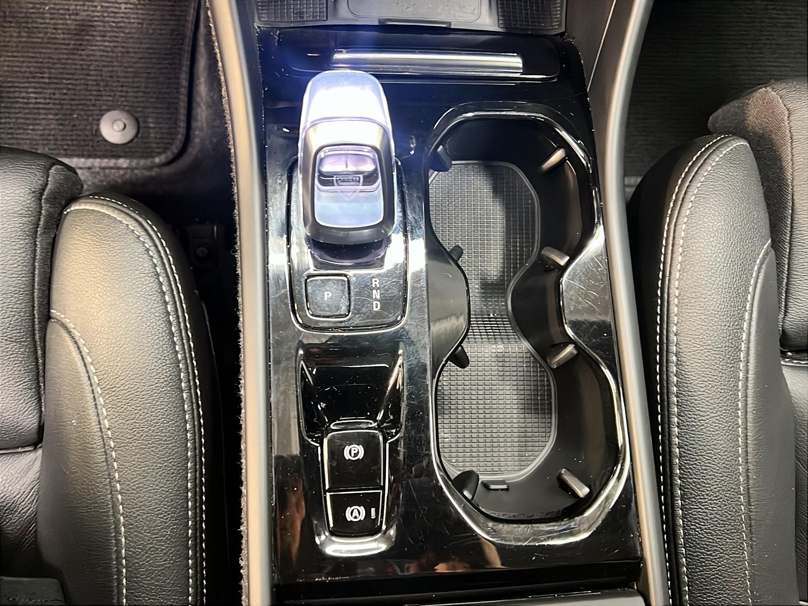 Volvo XC40 B5 PLUS CUIR TOIT PANO 4RM 2025 - image #15