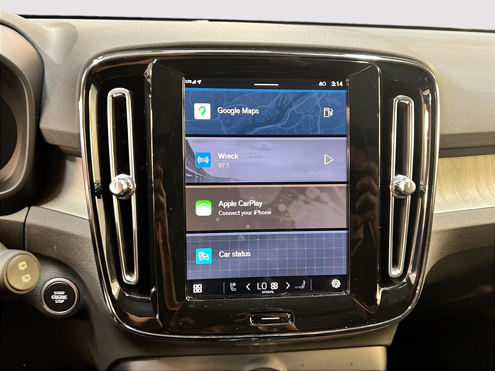 Volvo XC40 B5 PLUS CUIR TOIT PANO 4RM 2025 - image #17