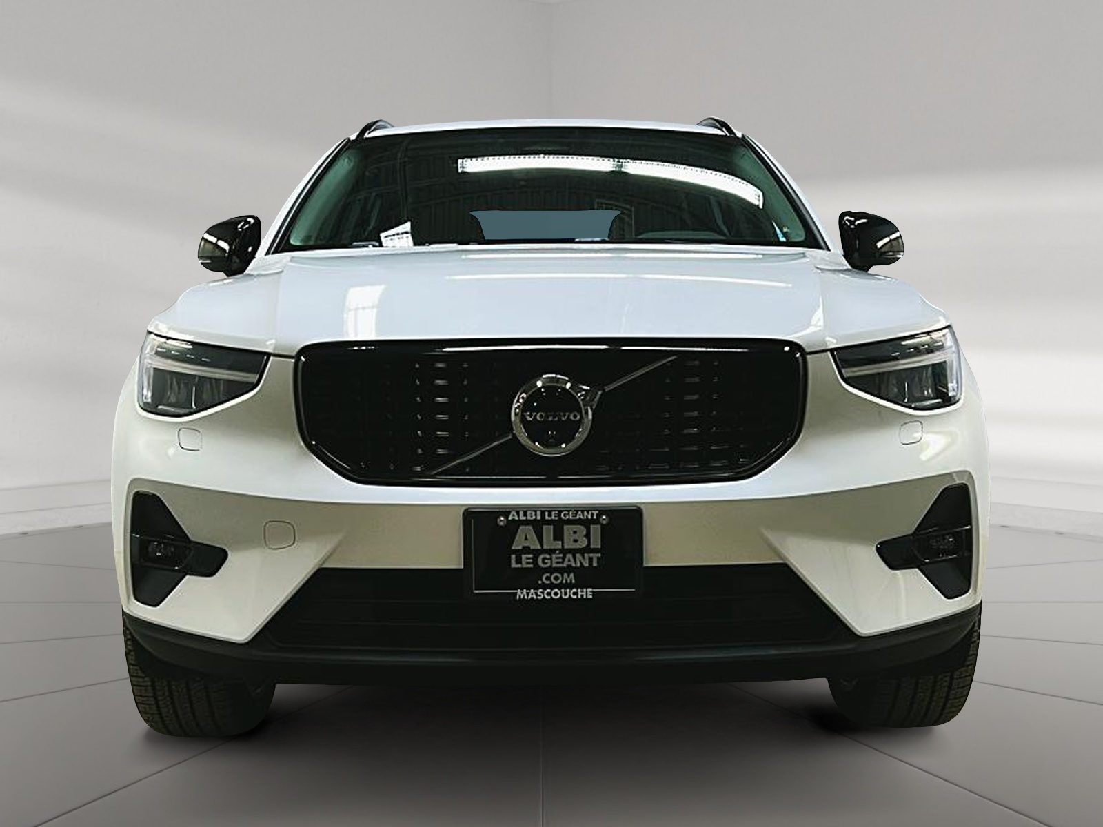 Volvo XC40 B5 PLUS CUIR TOIT PANO NAV 4RM 2025 - image #2