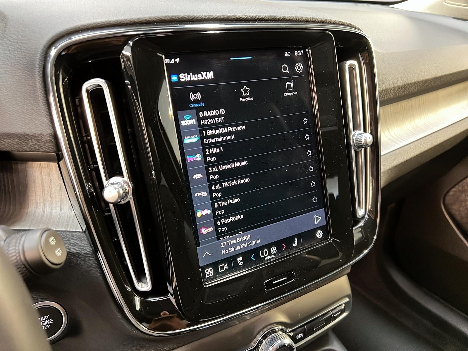 Volvo XC40 B5 PLUS CUIR TOIT PANO NAV 4RM 2025 - image #17