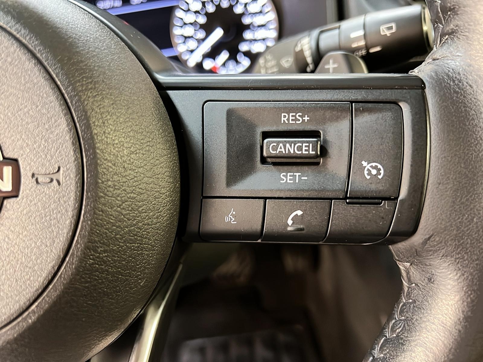 Nissan Rogue S 4RM 2023 - image #18