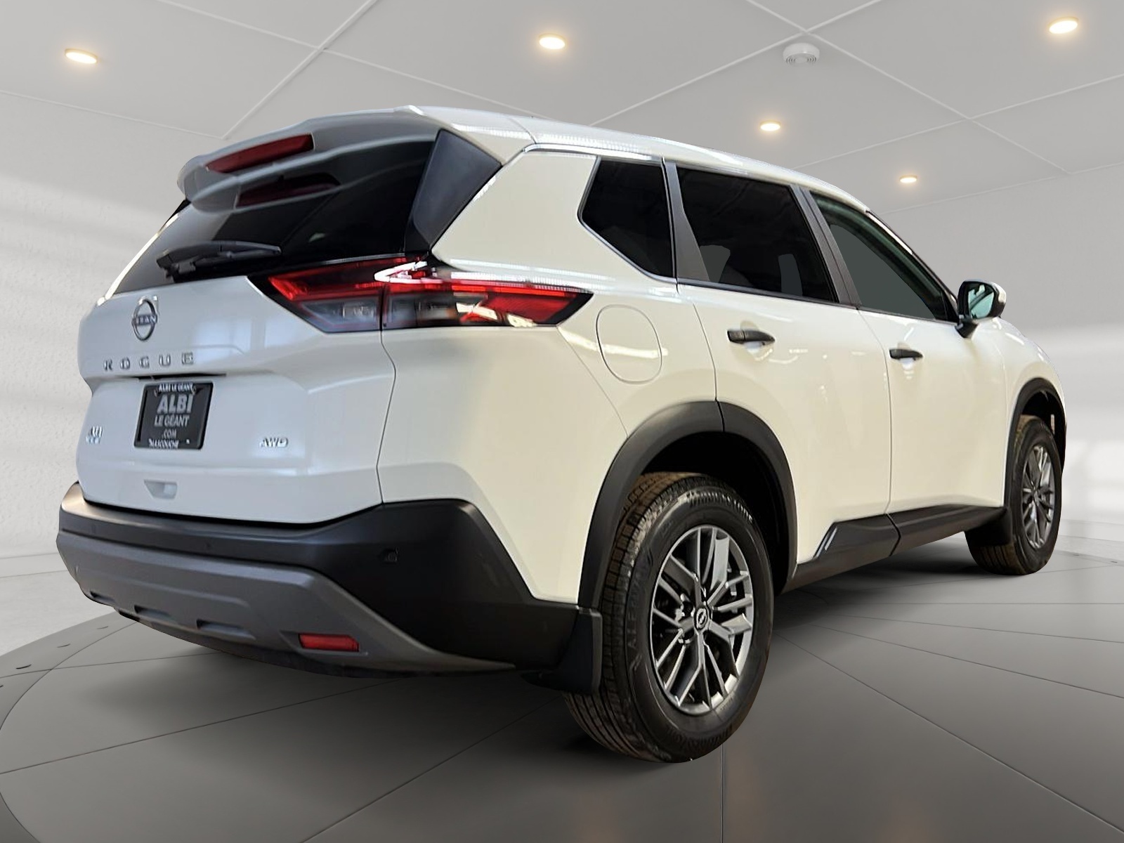 Nissan Rogue S 4RM 2023 - image #4