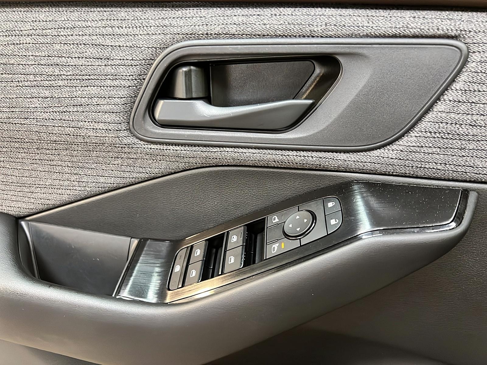 Nissan Rogue S 4RM 2023 - image #21