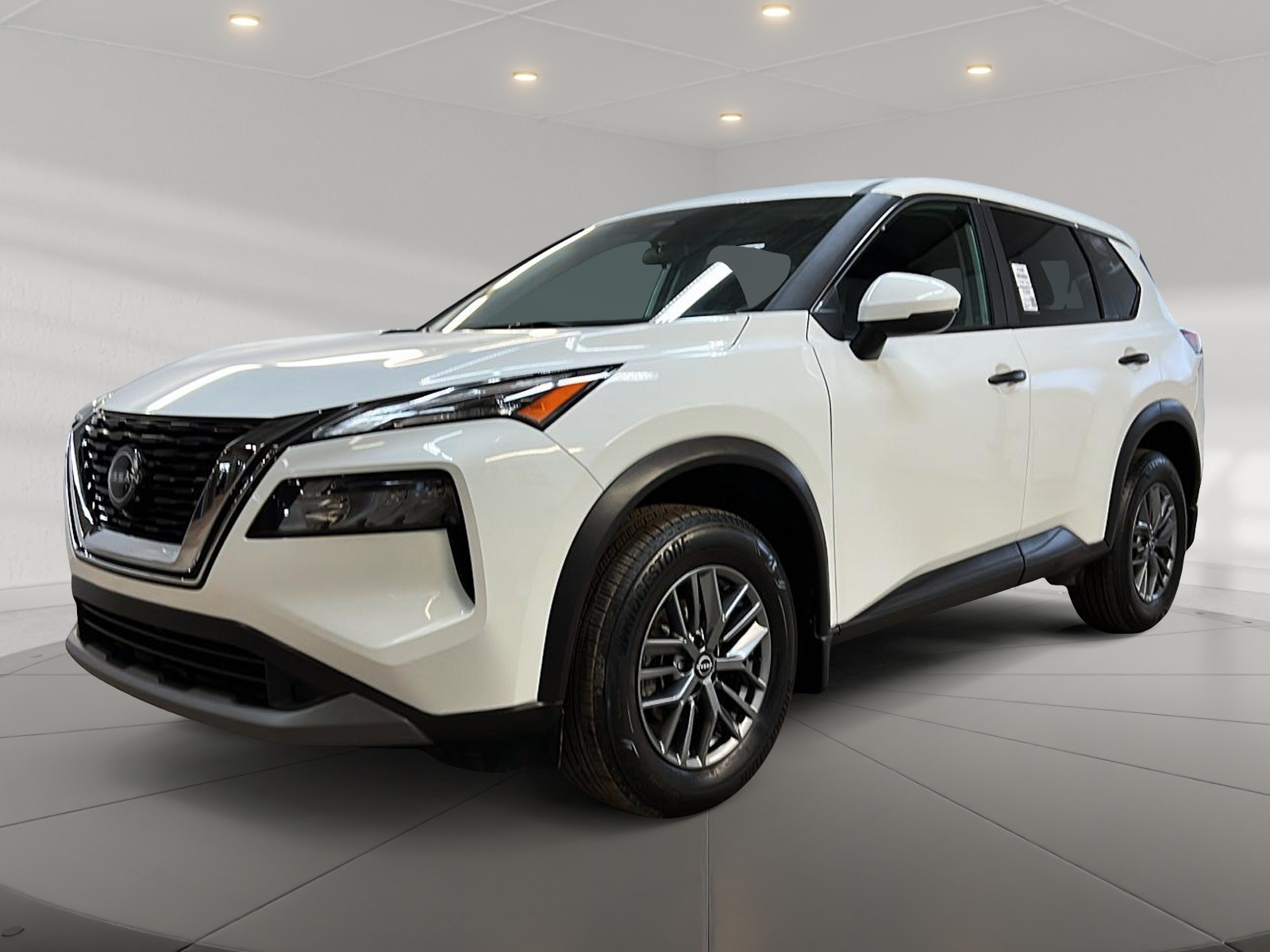 Nissan Rogue S 4RM 2023 - image #1