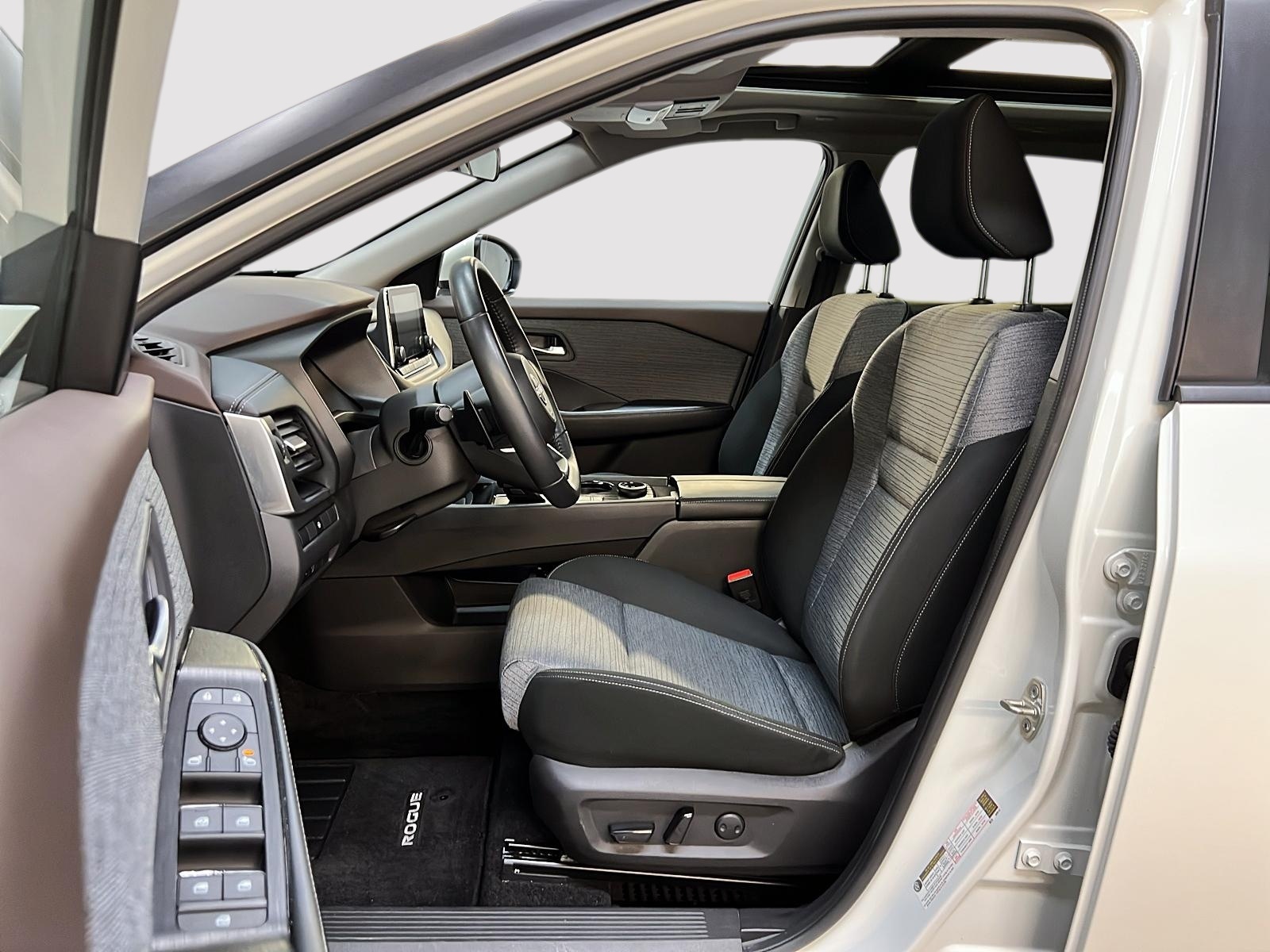 Nissan Rogue SV TOIT PANO  4RM 2023 - image #7