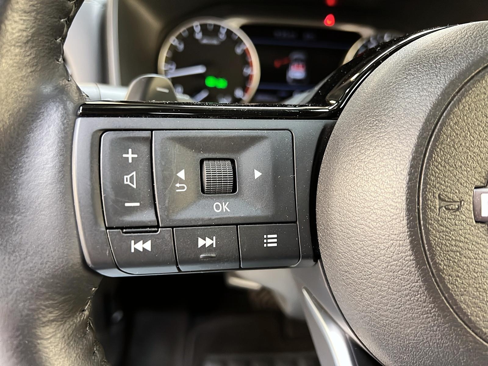 Nissan Rogue SV TOIT PANO  4RM 2023 - image #20