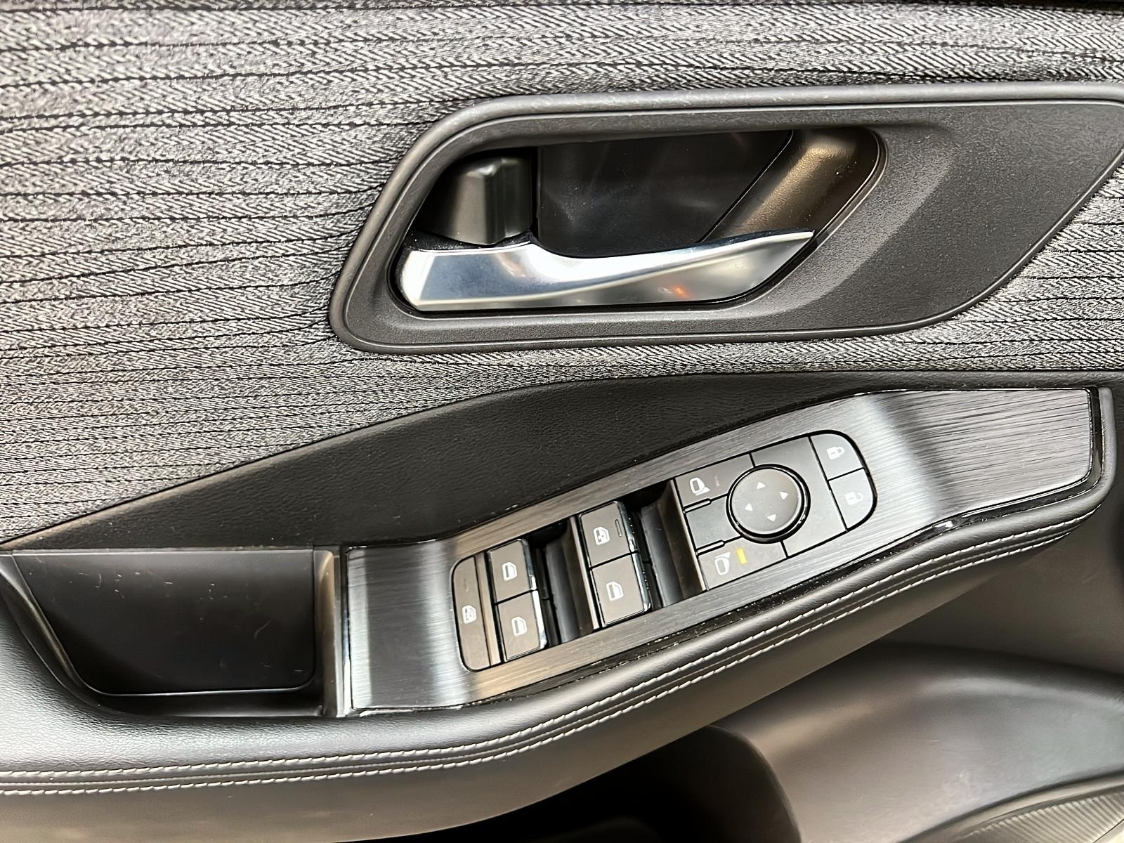 Nissan Rogue SV TOIT PANO  4RM 2023 - image #22