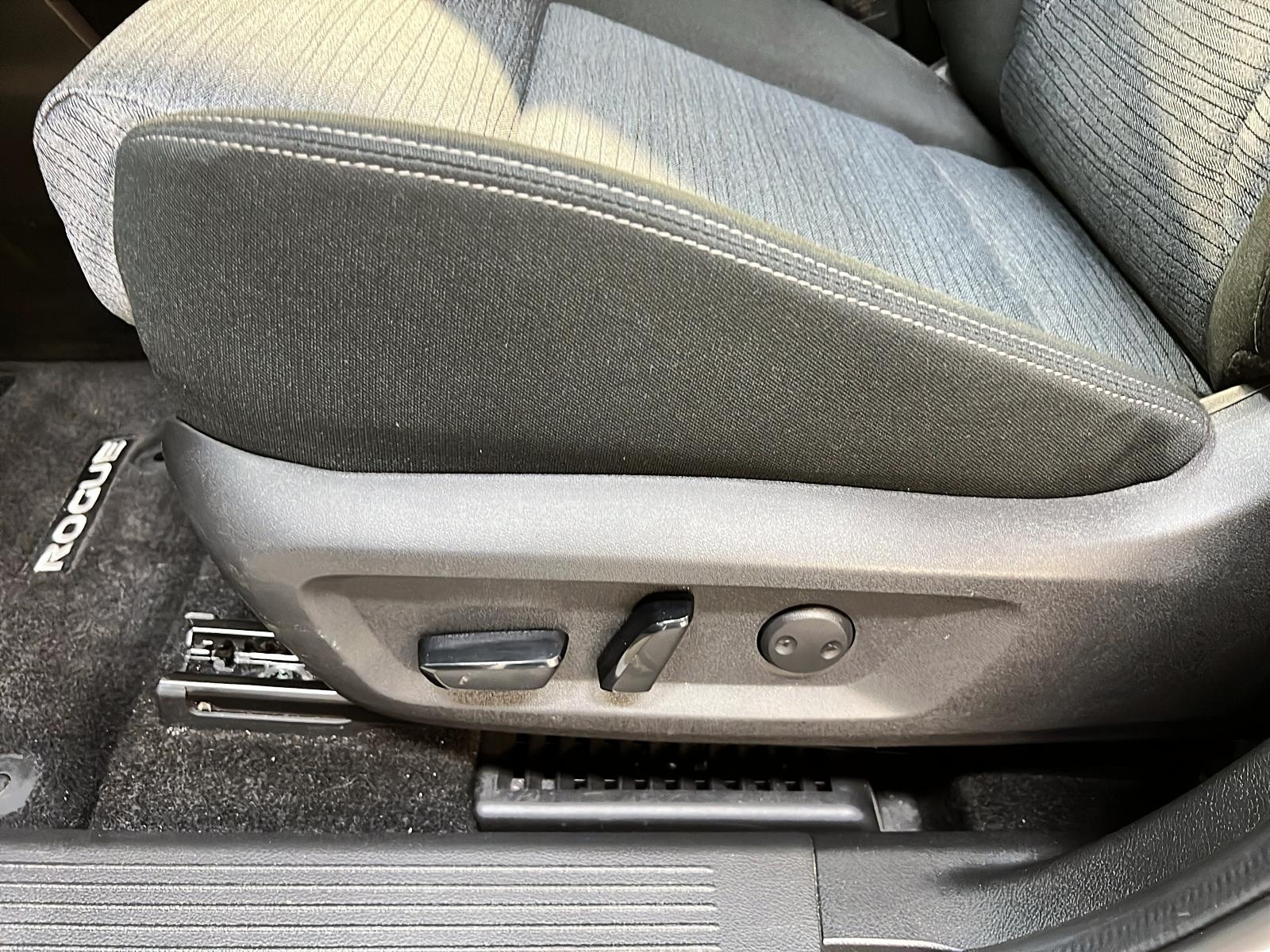 Nissan Rogue SV TOIT PANO  4RM 2023 - image #24