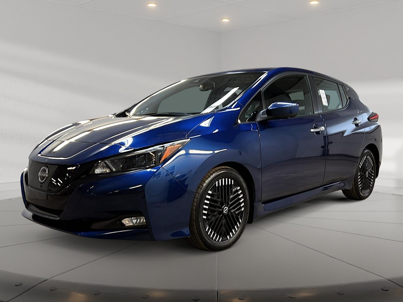 Nissan Leaf SV NAV 2023 - image #1