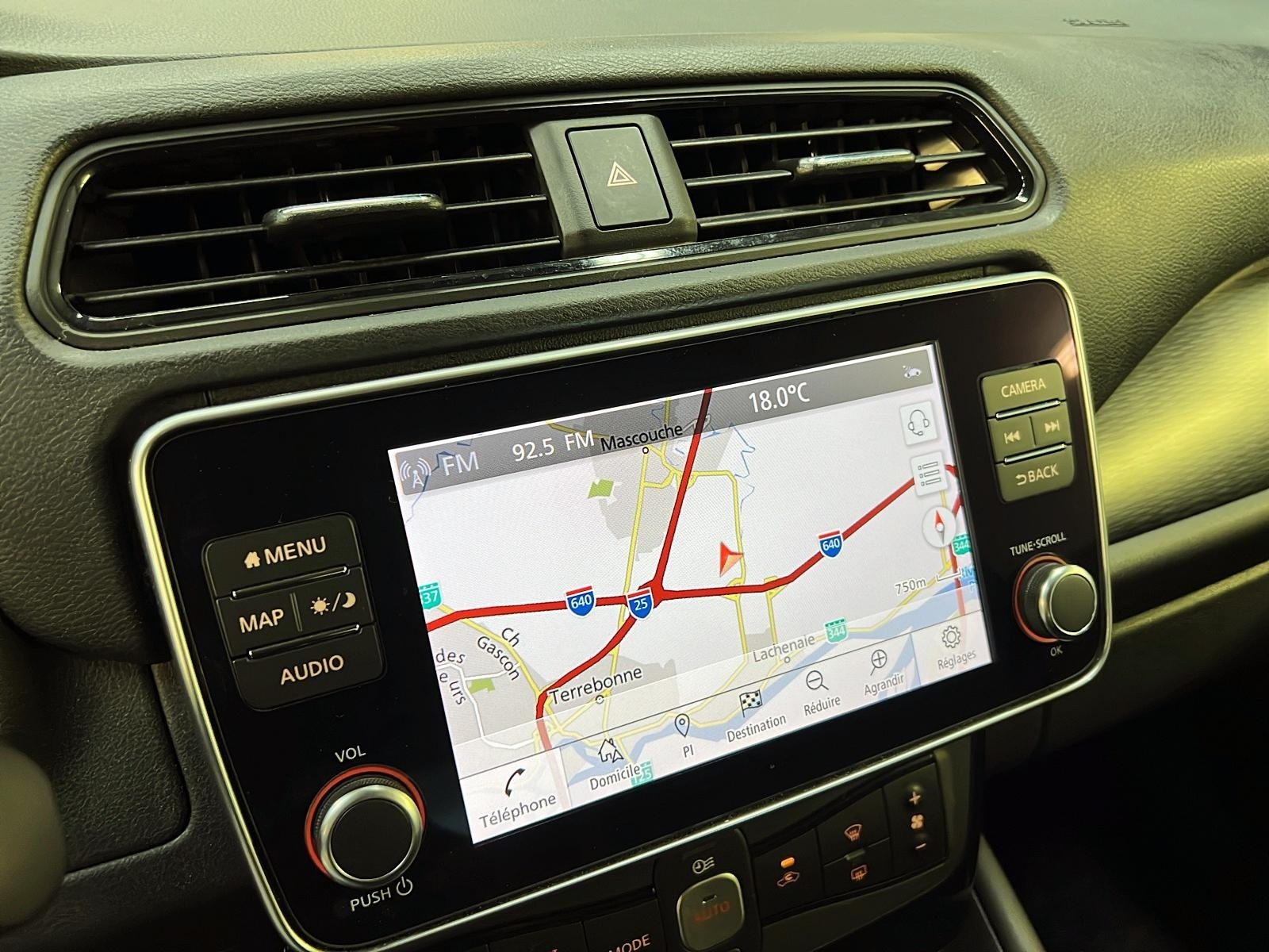 Nissan Leaf SV NAV 2023 - image #17