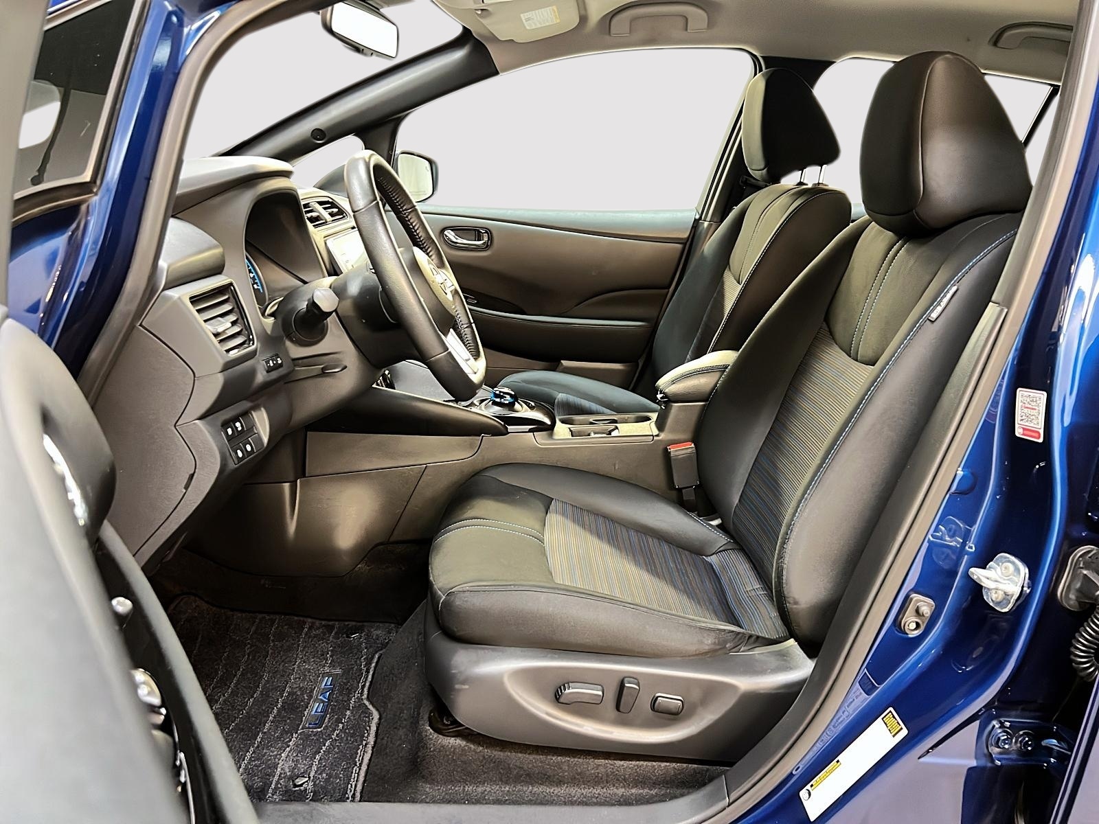 Nissan Leaf SV NAV 2023 - image #7