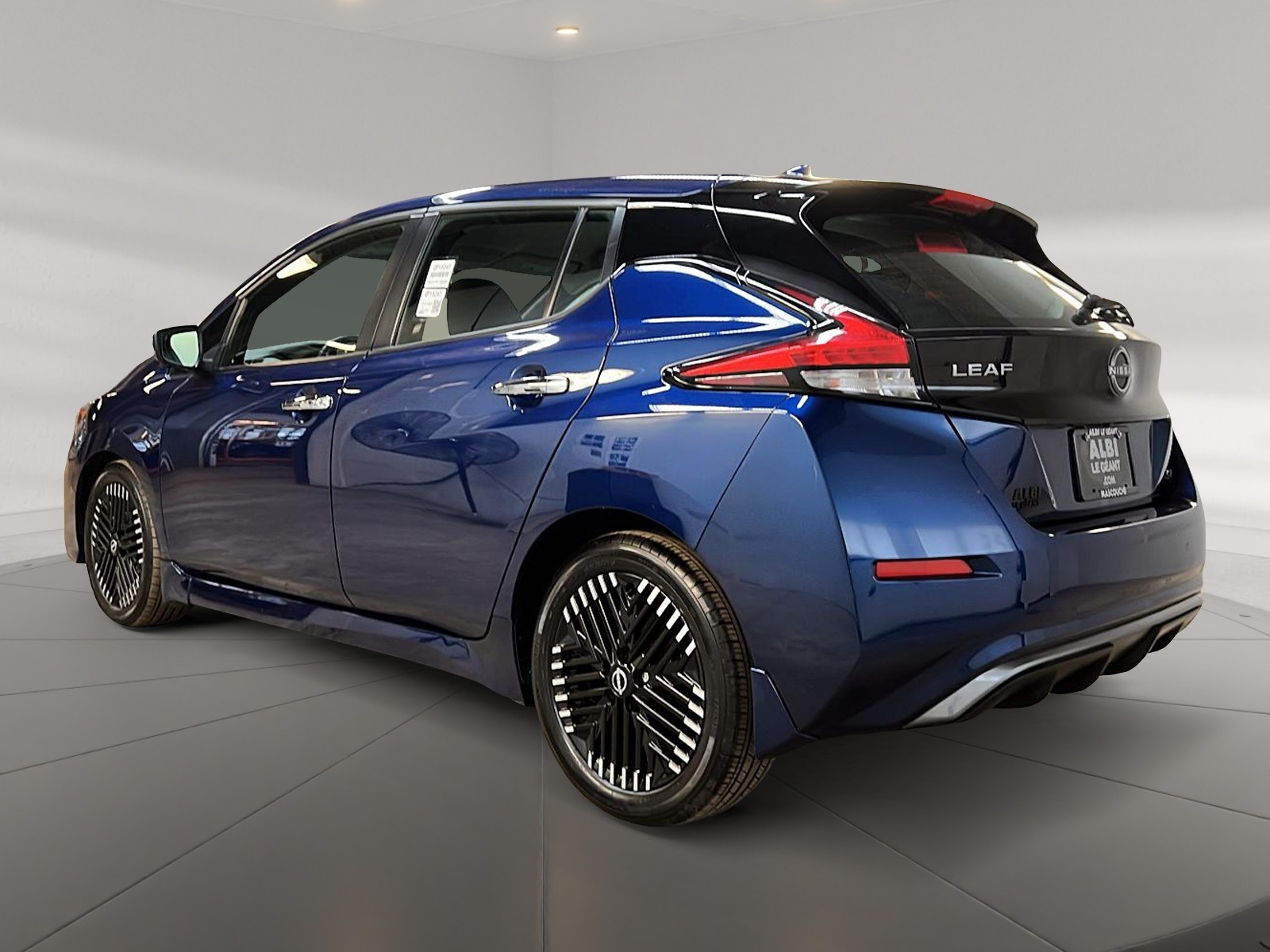 Nissan Leaf SV NAV 2023 - image #6