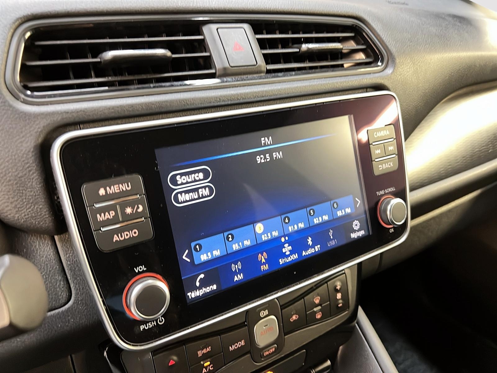 Nissan Leaf SV NAV 2023 - image #15