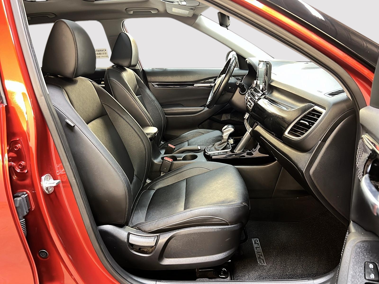 Kia SELTOS EX CUIR TOIT 4RM 2023 - image #8