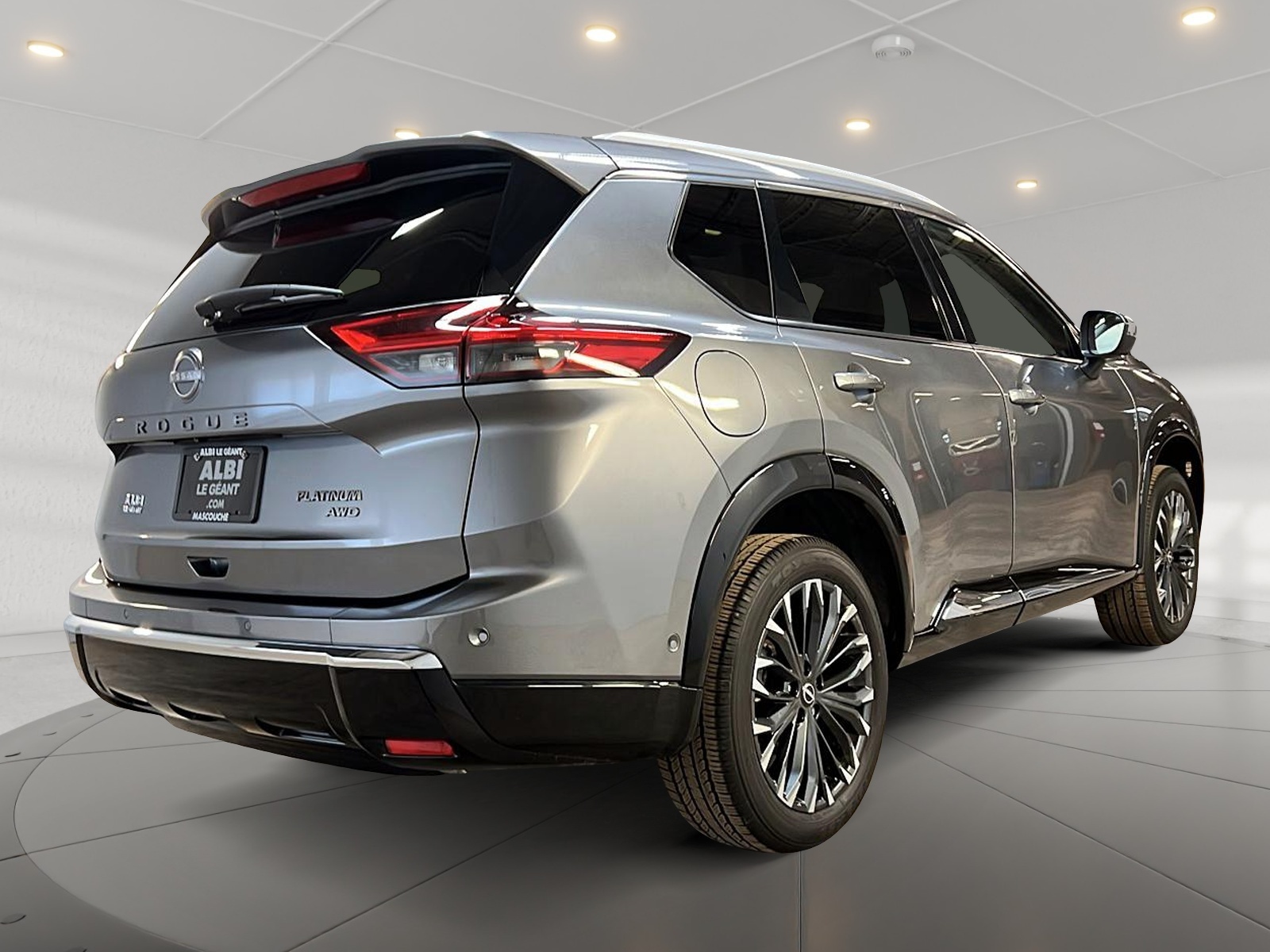 Nissan Rogue PLATINUM CUIR TOIT PANO NAV 4RM 2024 - image #4