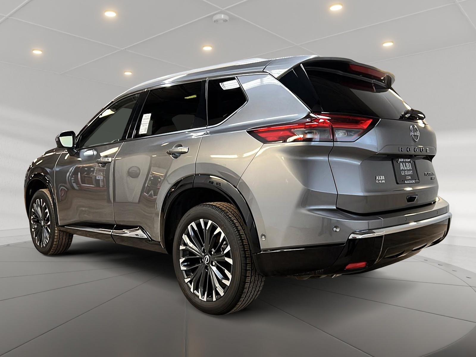 Nissan Rogue PLATINUM CUIR TOIT PANO NAV 4RM 2024 - image #6