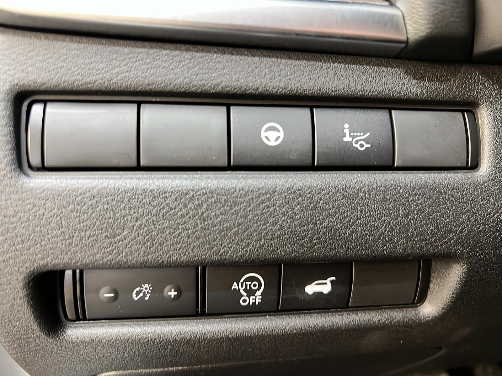 Nissan Rogue PLATINUM CUIR TOIT PANO NAV 4RM 2024 - image #24