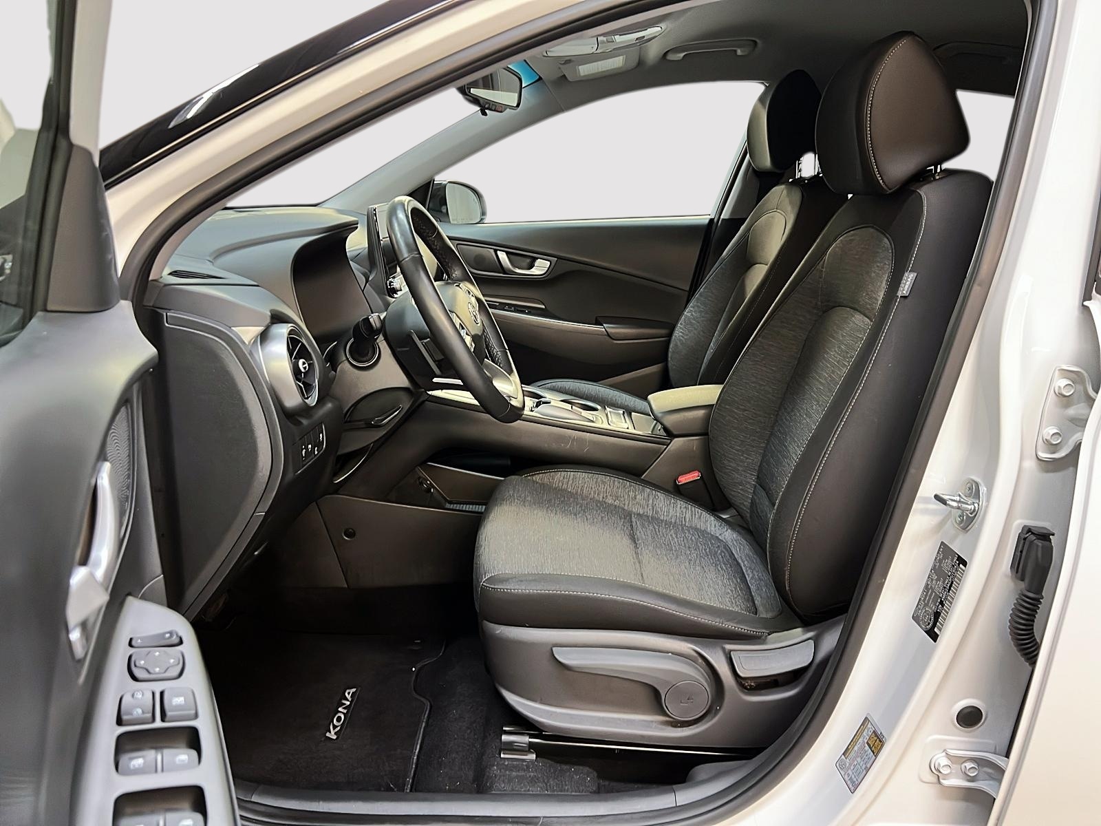 Hyundai Kona EV PREFERRED 2023 - image #7