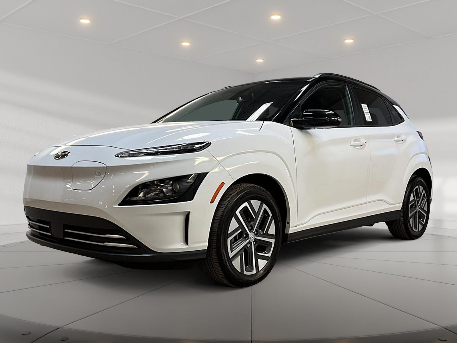 Hyundai Kona EV PREFERRED 2023 - image #1