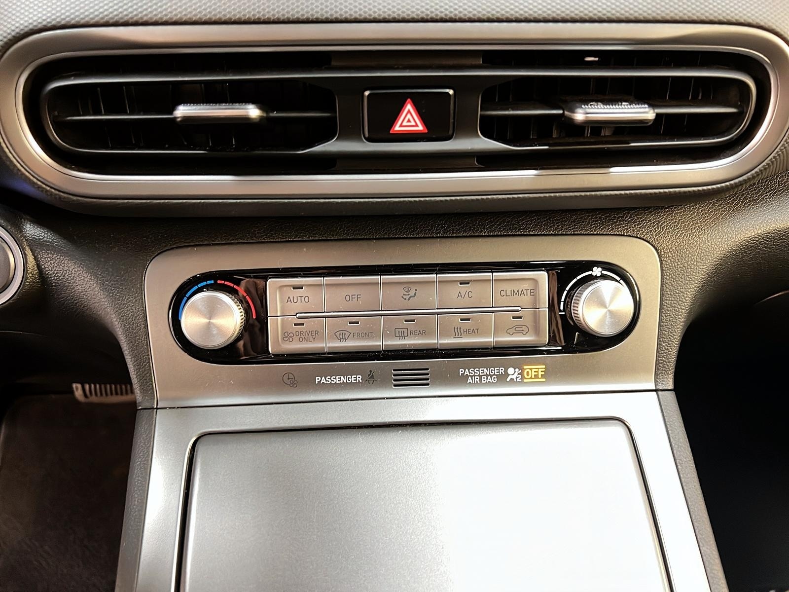 Hyundai Kona EV PREFERRED 2023 - image #14