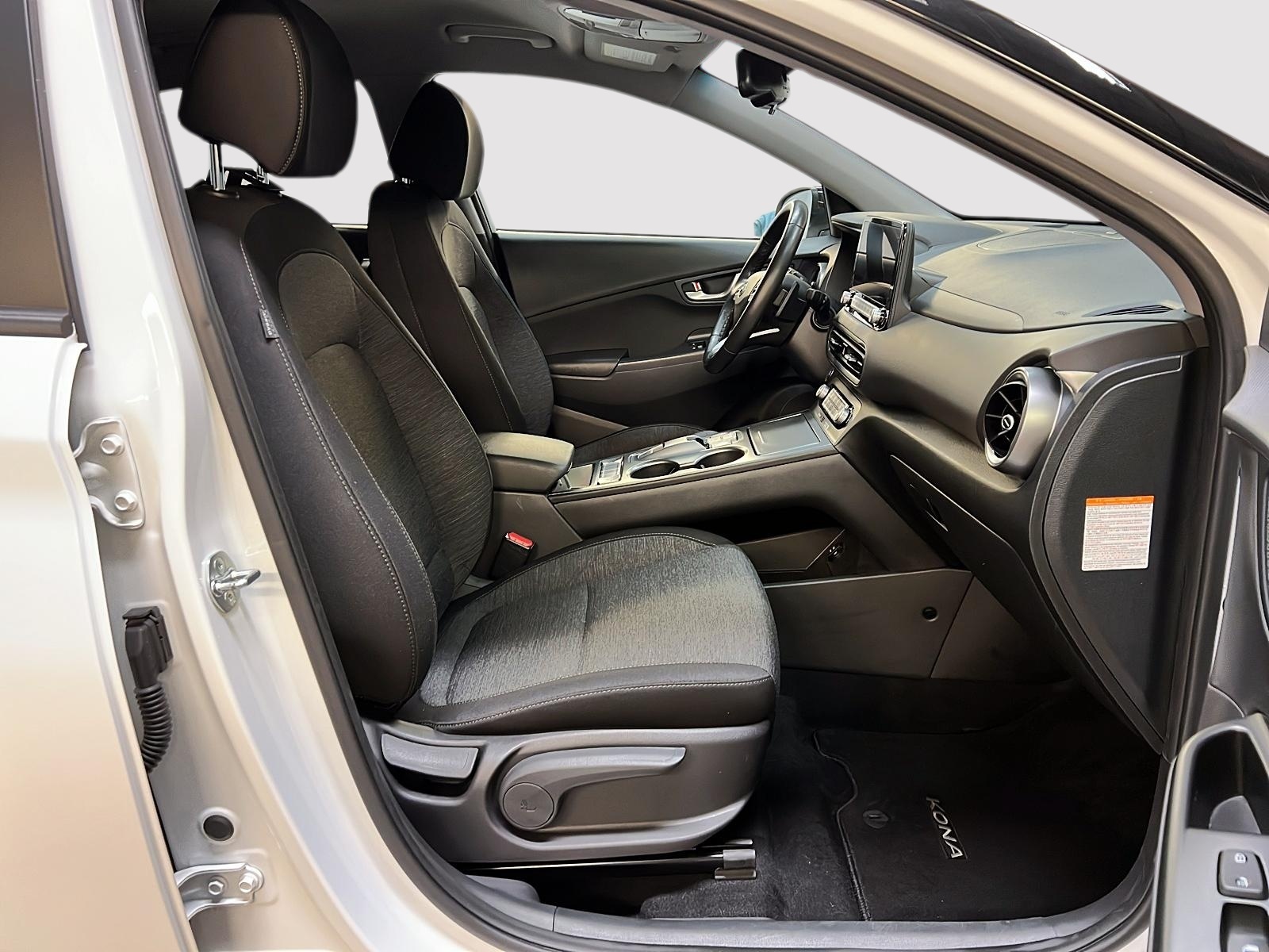 Hyundai Kona EV PREFERRED 2023 - image #8