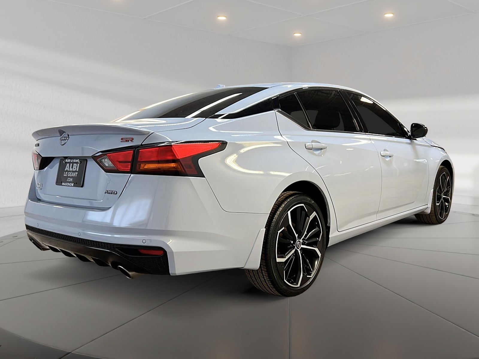 Nissan Altima SR PREMIUM CUIR TOIT NAV 4RM 2024 - image #4