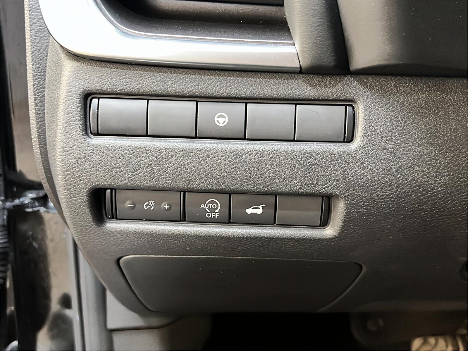 Nissan Rogue SV MIDNIGHT CUIR TOIT PANO 4RM 2023 - image #23