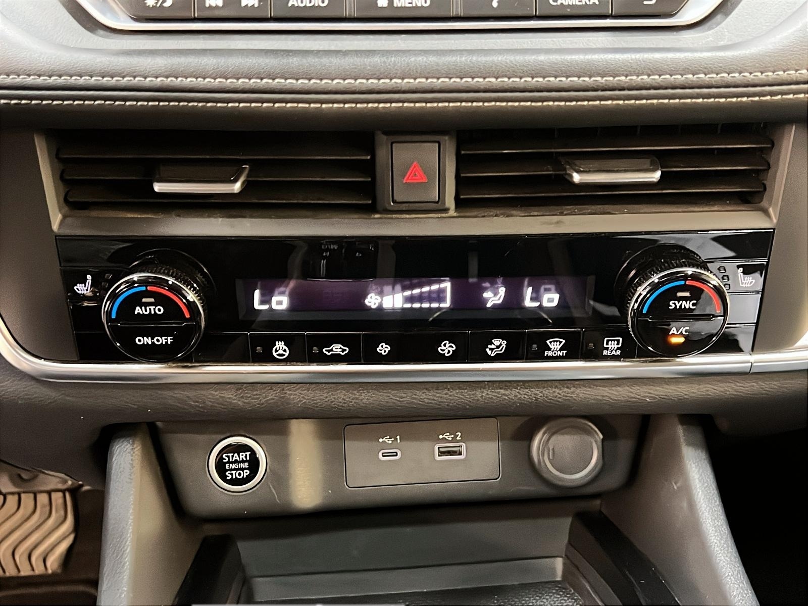 Nissan Rogue SV MIDNIGHT CUIR TOIT PANO 4RM 2023 - image #18