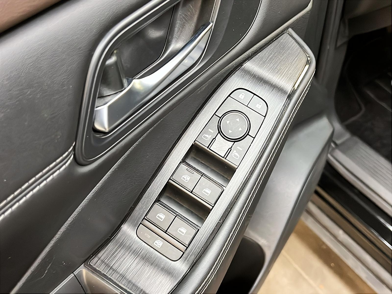 Nissan Rogue SV MIDNIGHT CUIR TOIT PANO 4RM 2023 - image #24