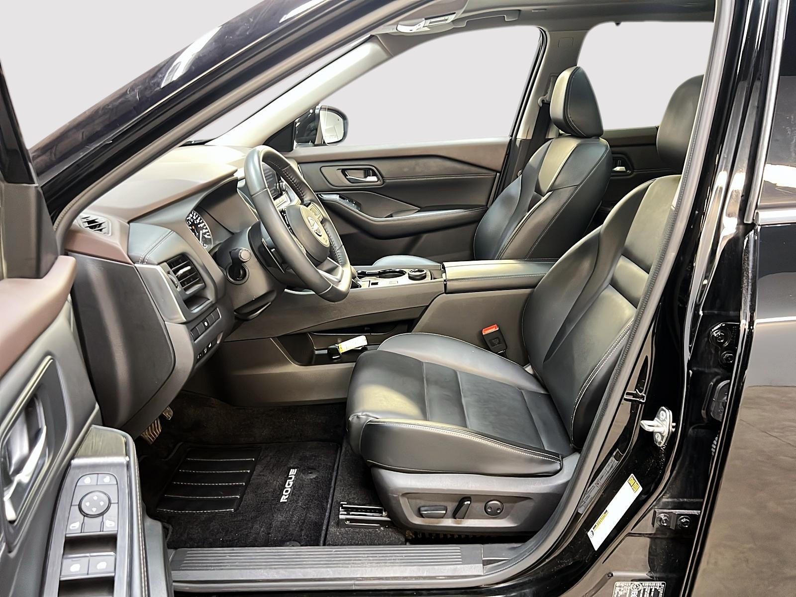 Nissan Rogue SV MIDNIGHT CUIR TOIT PANO 4RM 2023 - image #7