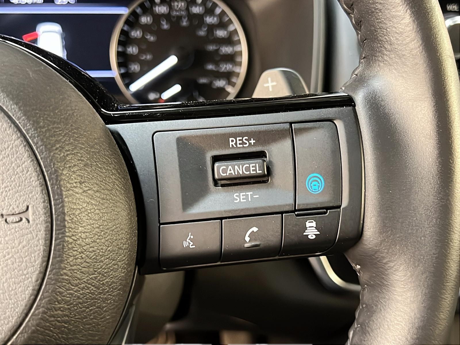 Nissan Rogue SV MIDNIGHT CUIR TOIT PANO 4RM 2023 - image #21