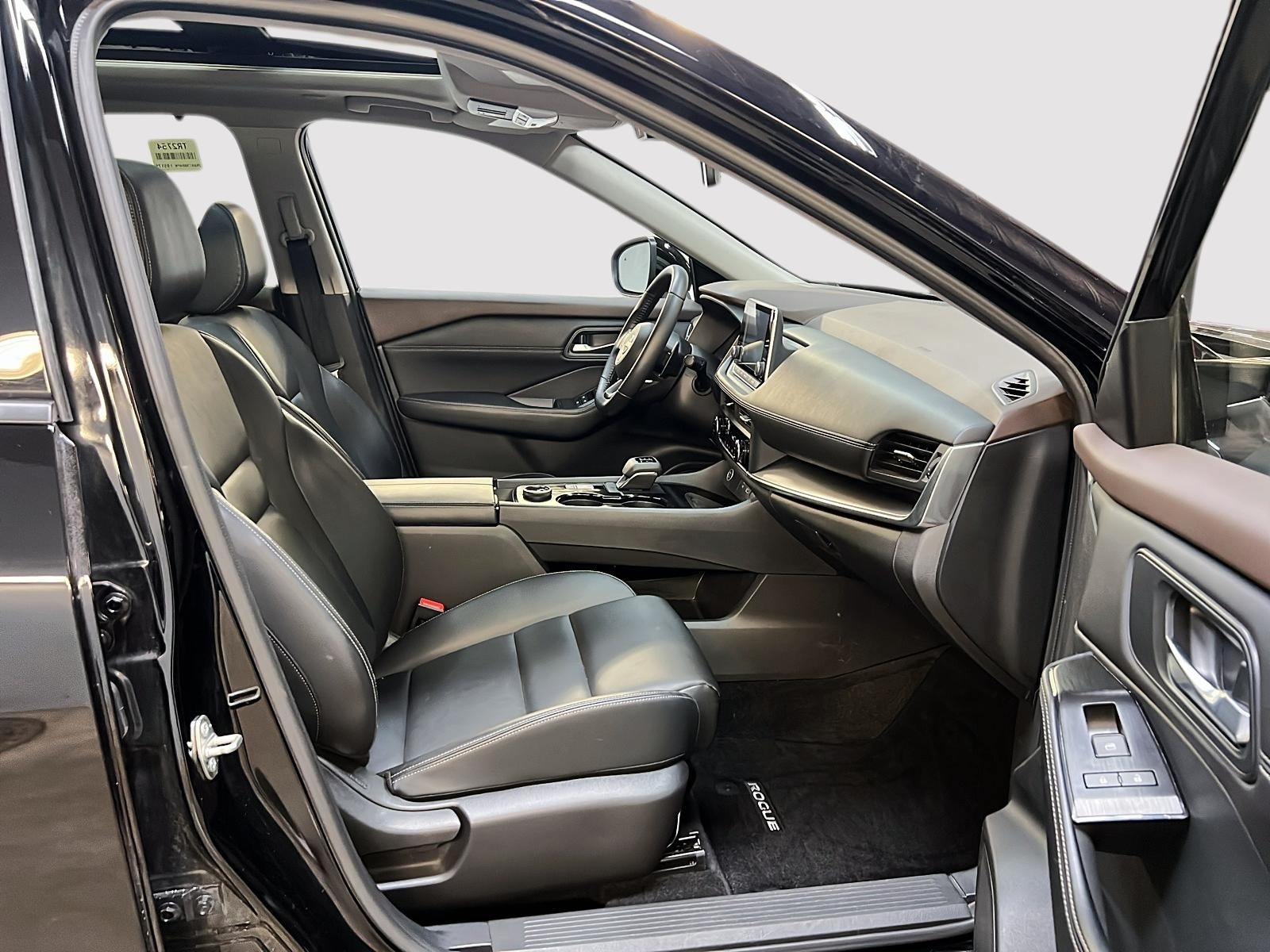 Nissan Rogue SV MIDNIGHT CUIR TOIT PANO 4RM 2023 - image #8