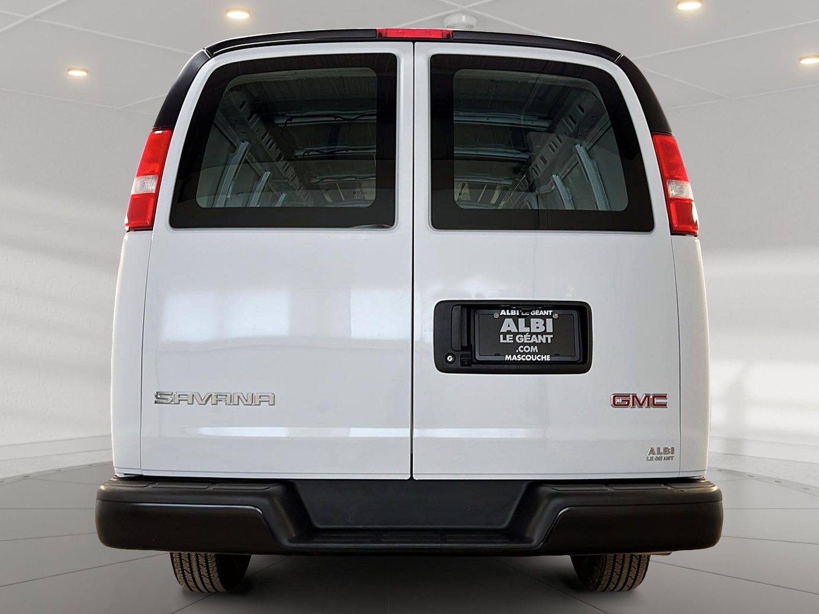 GMC Savana Cargo 2500 WT 155 2024 - image #5
