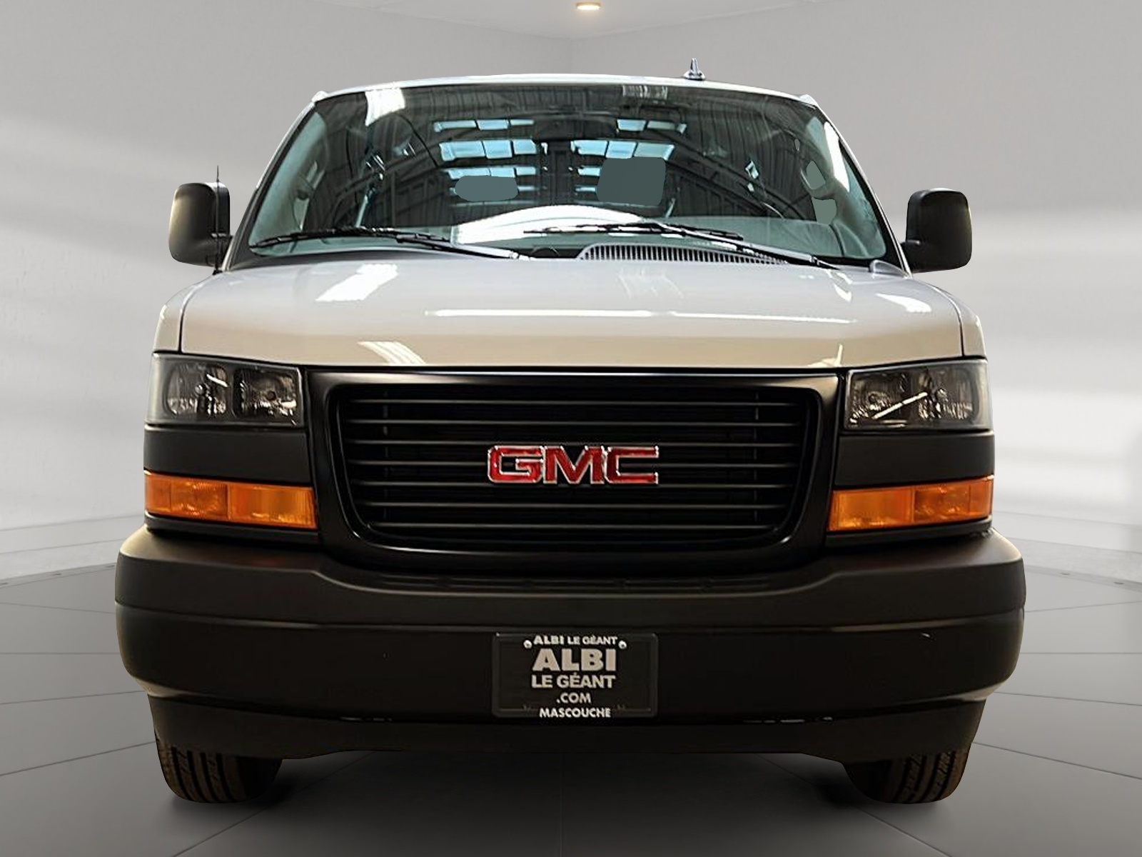 GMC Savana Cargo 2500 WT 155 2024 - image #2