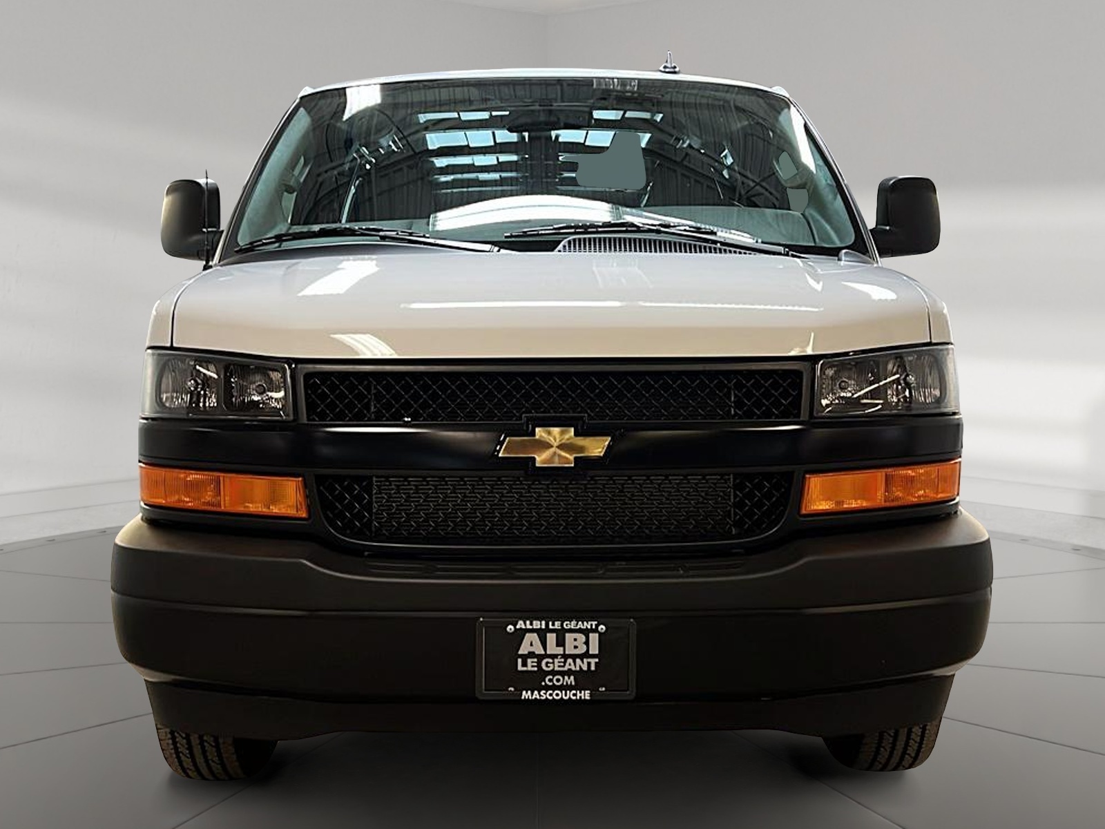Chevrolet Express Cargo 2500 WT 155 2024 - image #2