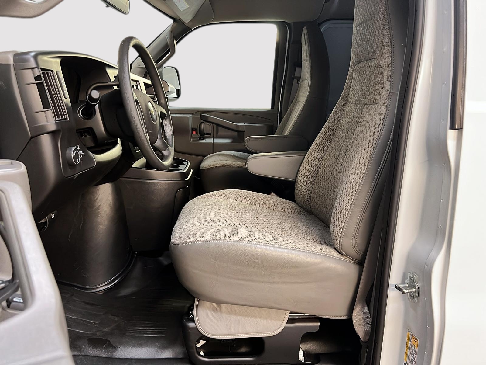 Chevrolet Express Cargo 2500 WT 155 2024 - image #7