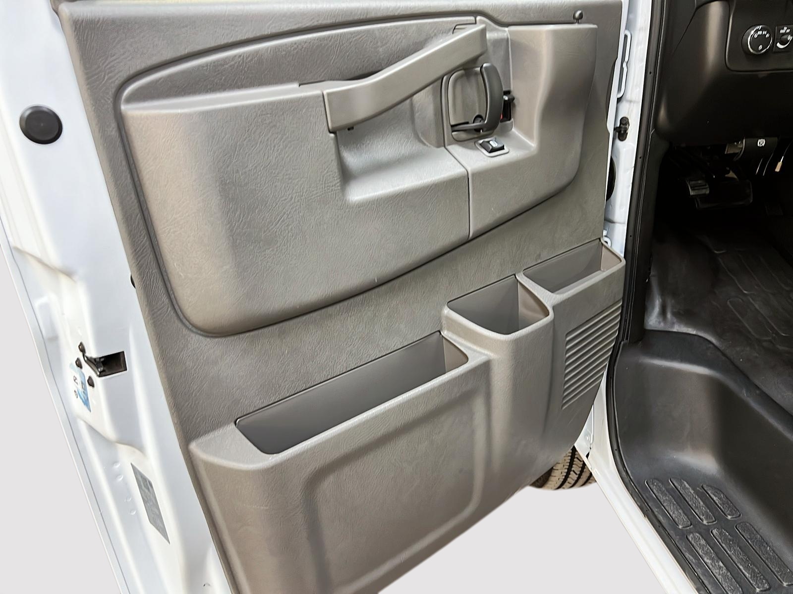 Chevrolet Express Cargo 2500 WT 155 2024 - image #18