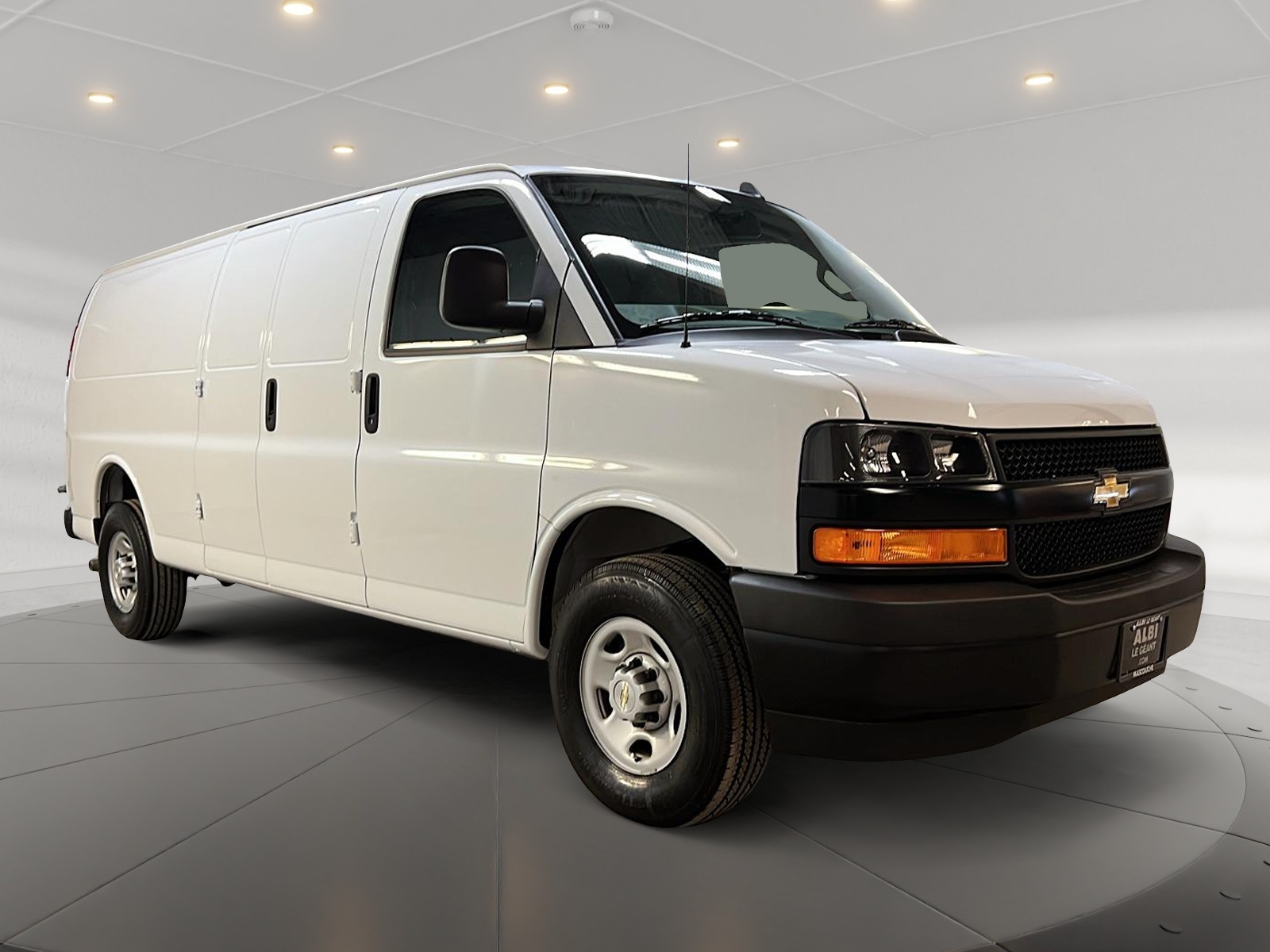 Chevrolet Express Cargo 2500 WT 155 2024 - image #3