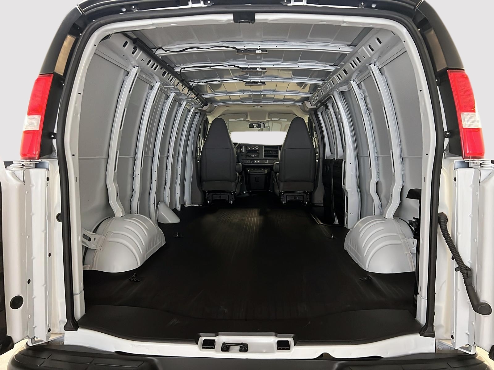 Chevrolet Express Cargo 2500 WT 155 2024 - image #12