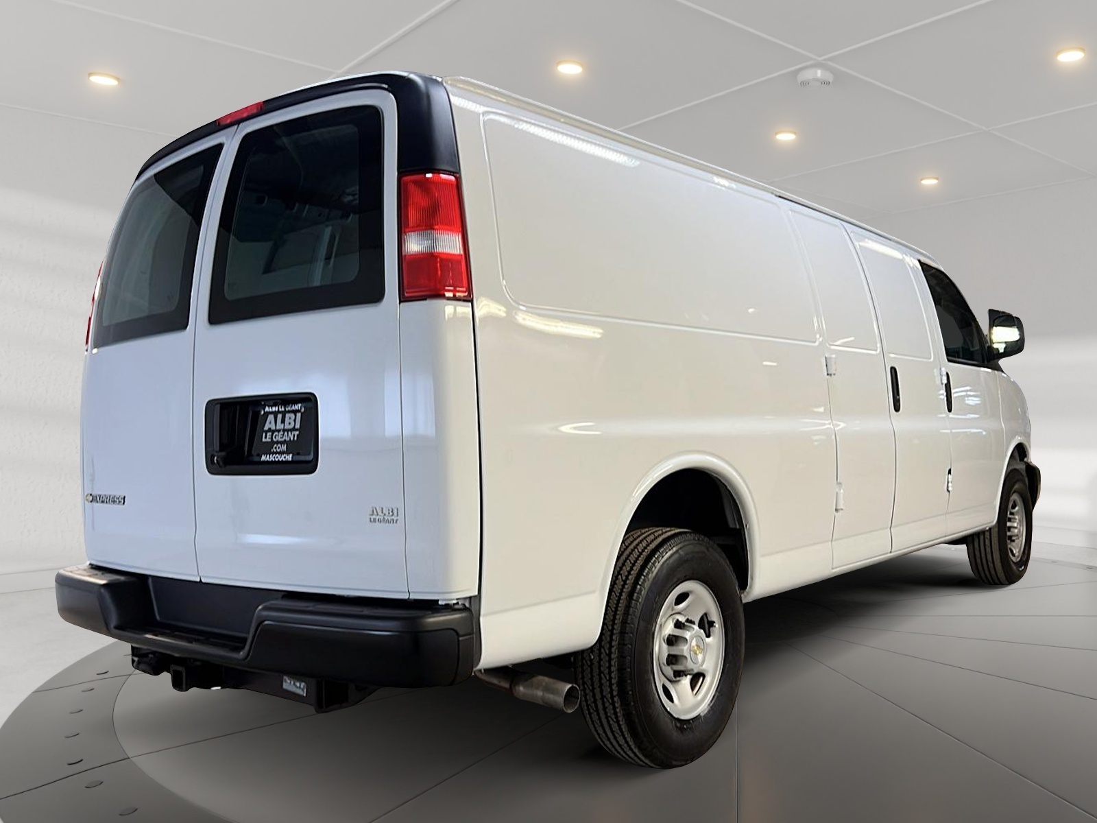 Chevrolet Express Cargo 2500 WT 155 2024 - image #4