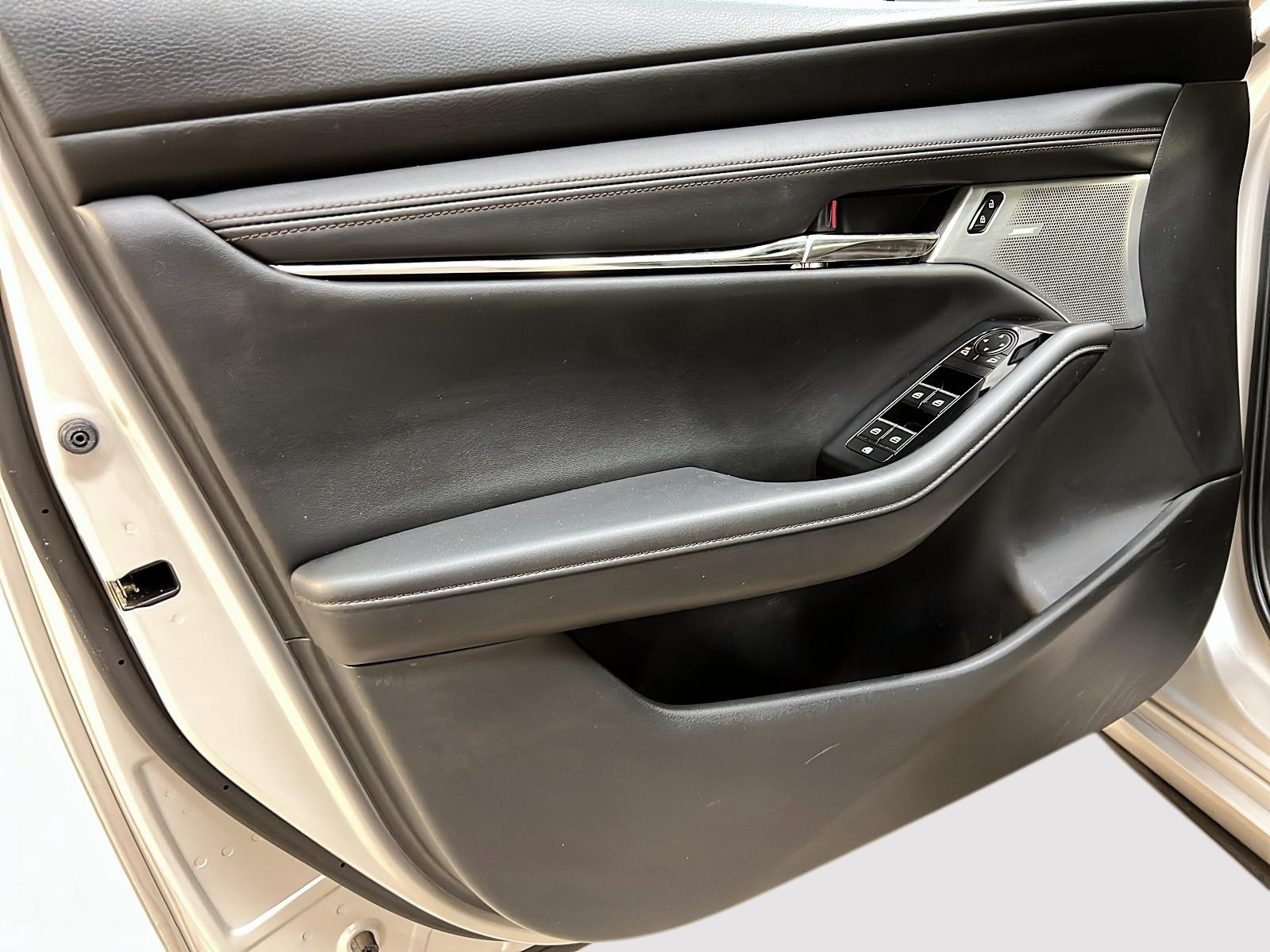 Mazda Mazda3 Sport GT CUIR TOIT NAV 4RM 2023 - image #25