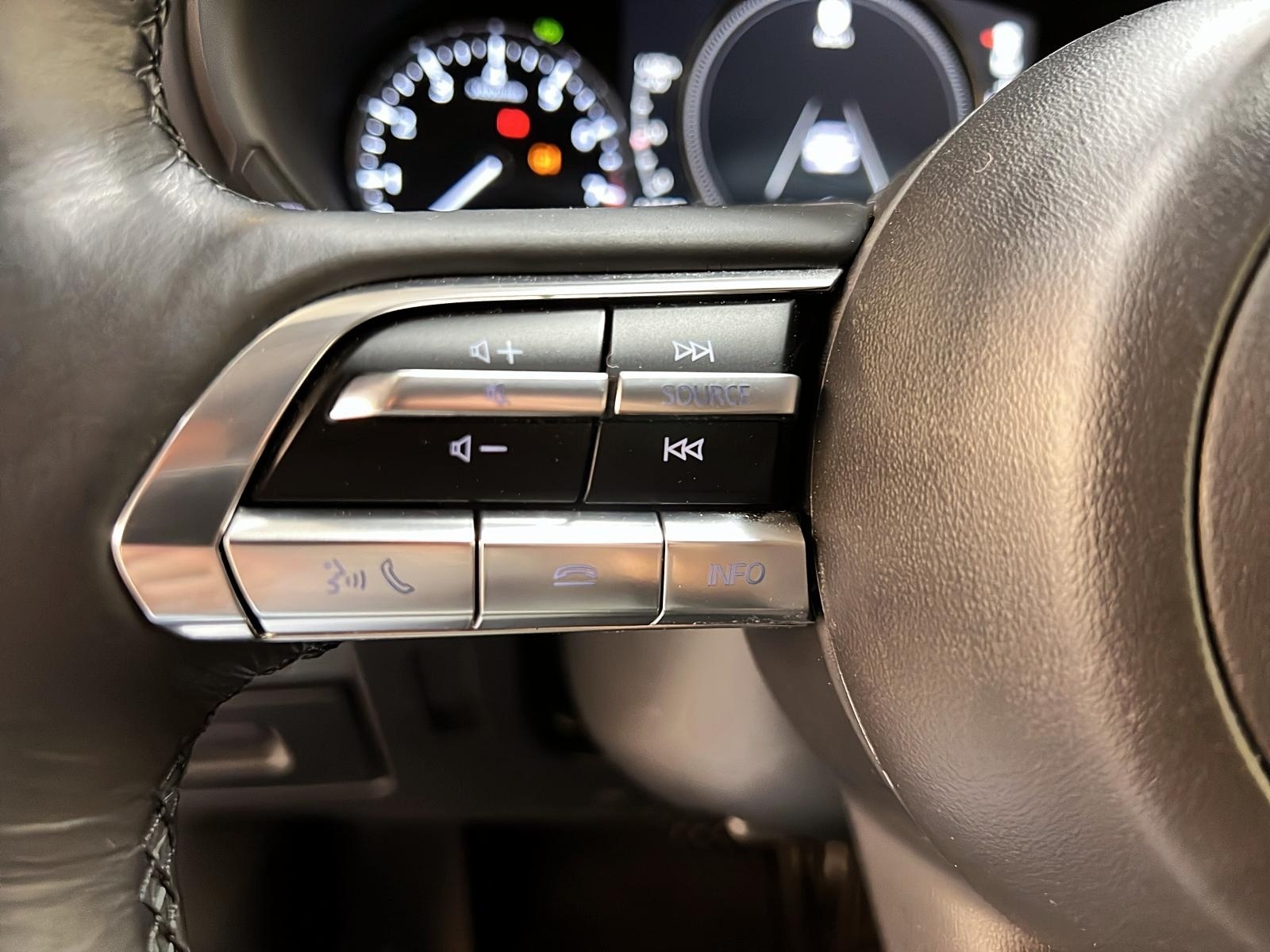 Mazda Mazda3 GS 2023 - image #20