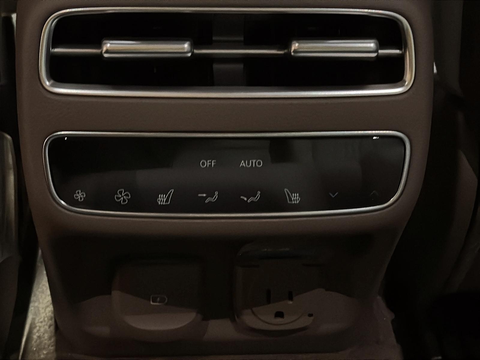 Genesis GV70 Prestige 2.5T 4RM 2026 - image #10