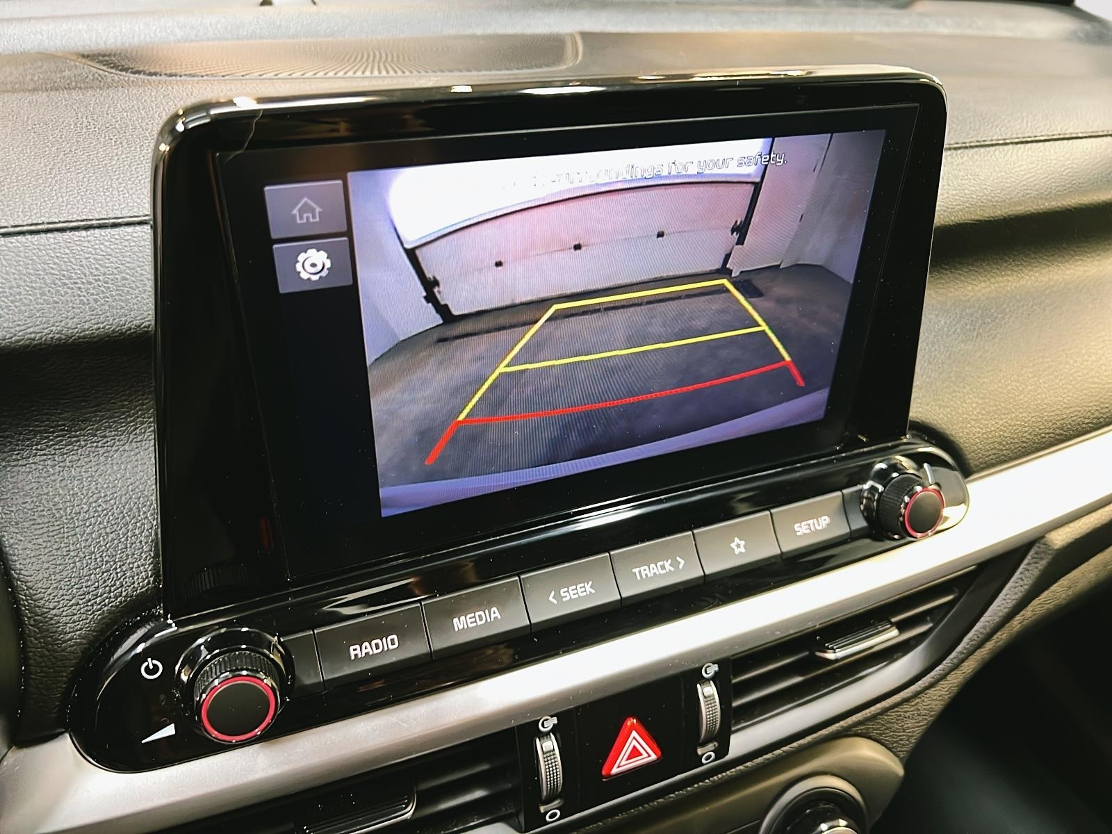 Kia Forte EX + TOIT 2024 - image #17